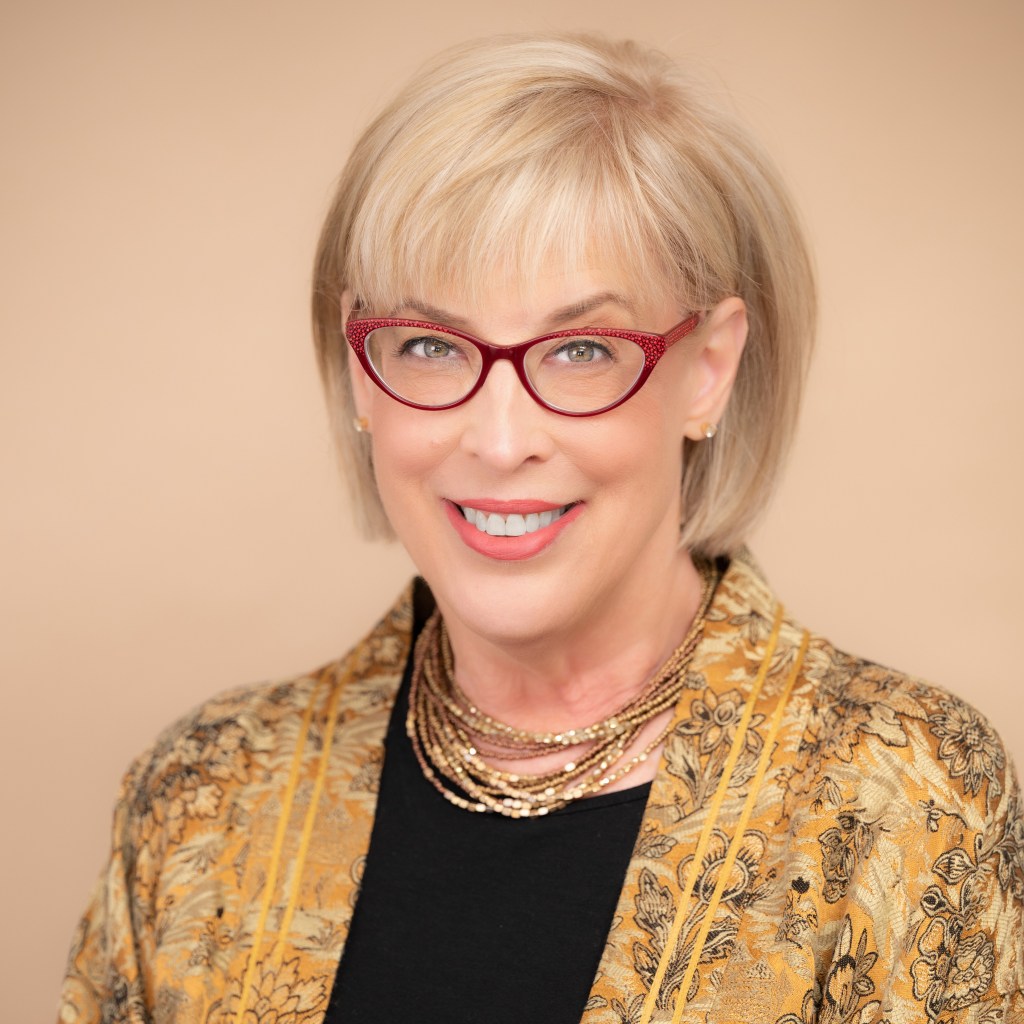 therapist-dripping-springs-texas-leslie-tourish-in-gold-jacket